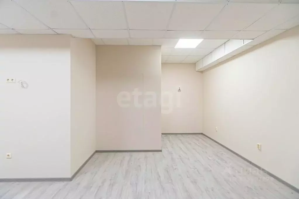 Помещение свободного назначения в Севастополь ул. Челнокова, 27 (26 м) - Фото 1