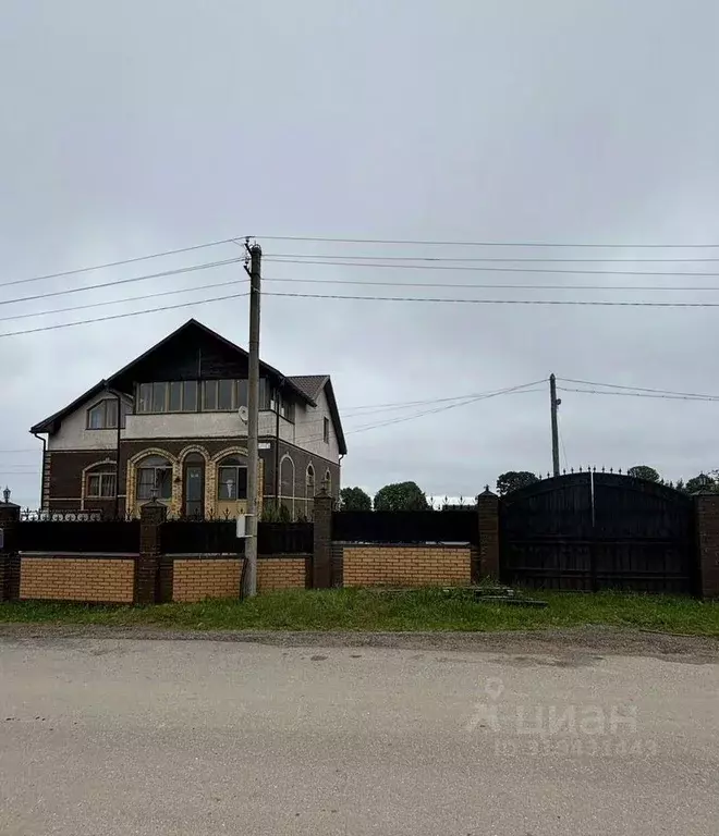 Коттедж в Новгородская область, Валдайское городское поселение, с. ... - Фото 0