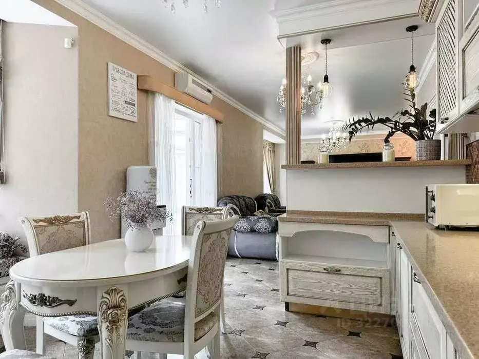 Дом в Волгоградская область, Среднеахтубинский район, Ахтубинское ... - Фото 0