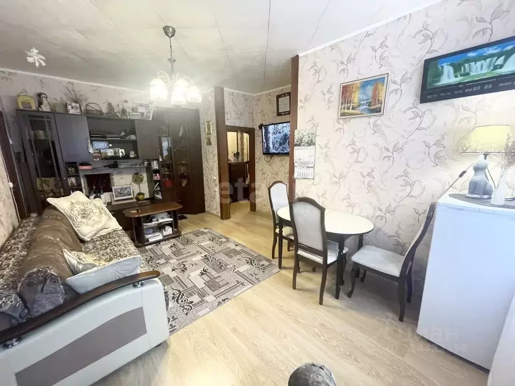 2-к кв. Смоленская область, Вязьма ул. Парижской Коммуны, 5 (44.8 м) - Фото 0
