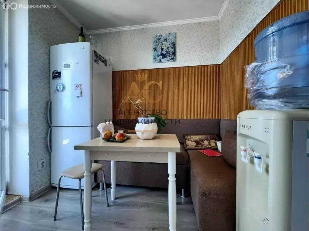 2-комнатная квартира: Феодосия, улица Чкалова, 96 (56.3 м) - Фото 2