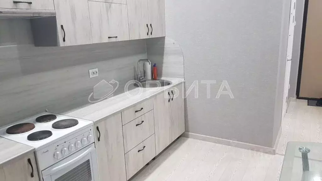 1-к кв. Тюменская область, Тюмень ул. Ветеранов Труда, 9Ак2 (32.5 м) - Фото 0