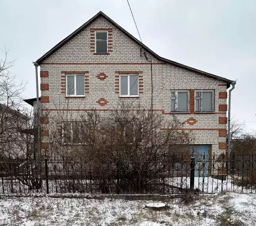 Дом в Белгородская область, Старый Оскол ул. Майсюка (205 м) - Фото 0