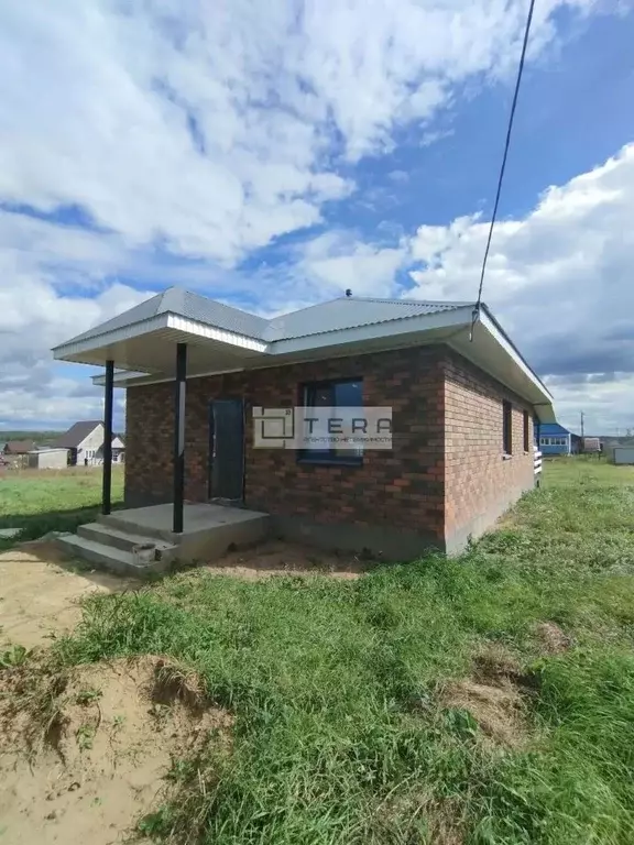 Дом в Башкортостан, с. Иглино ул. Караидельская, 24 (100 м) - Фото 1