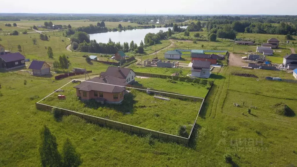 Дом в Тверская область, Торопецкий муниципальный округ, д. Подгороднее ... - Фото 0