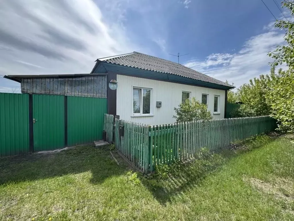 Дом в Хакасия, Алтайский район, с. Белый Яр Октябрьская ул., 34 (58 м) - Фото 1