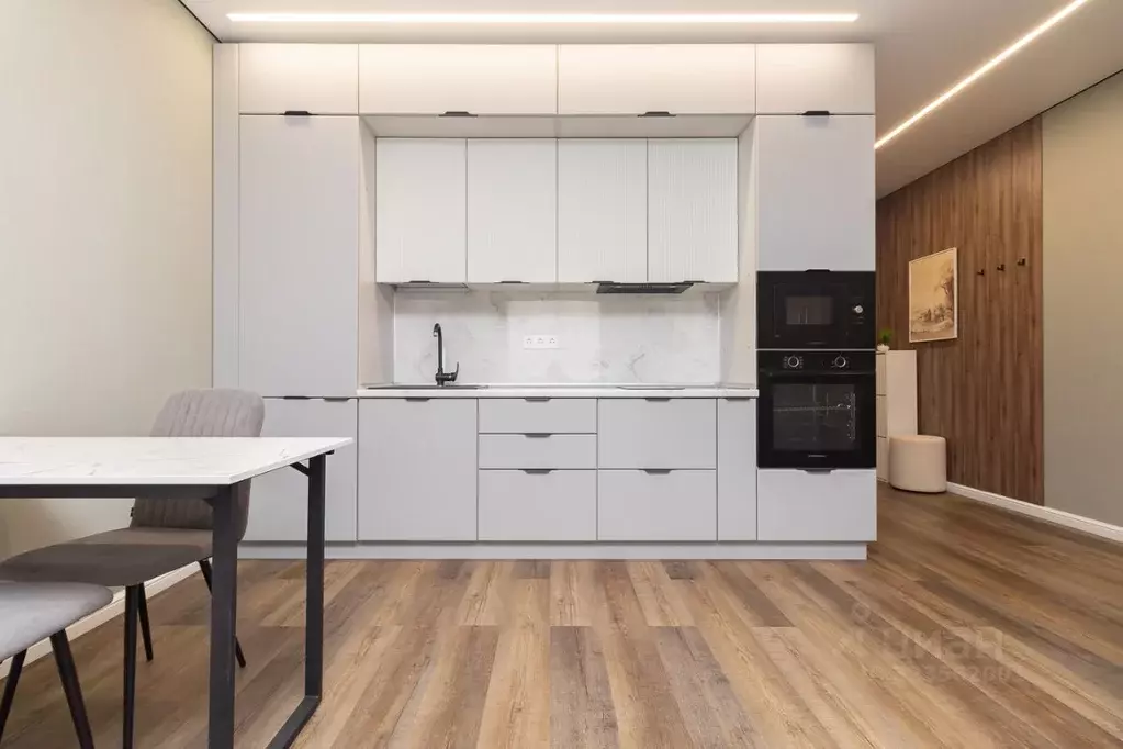 2-к кв. Омская область, Омск ул. Б.Г. Шаронова, 9 (46.0 м) - Фото 1