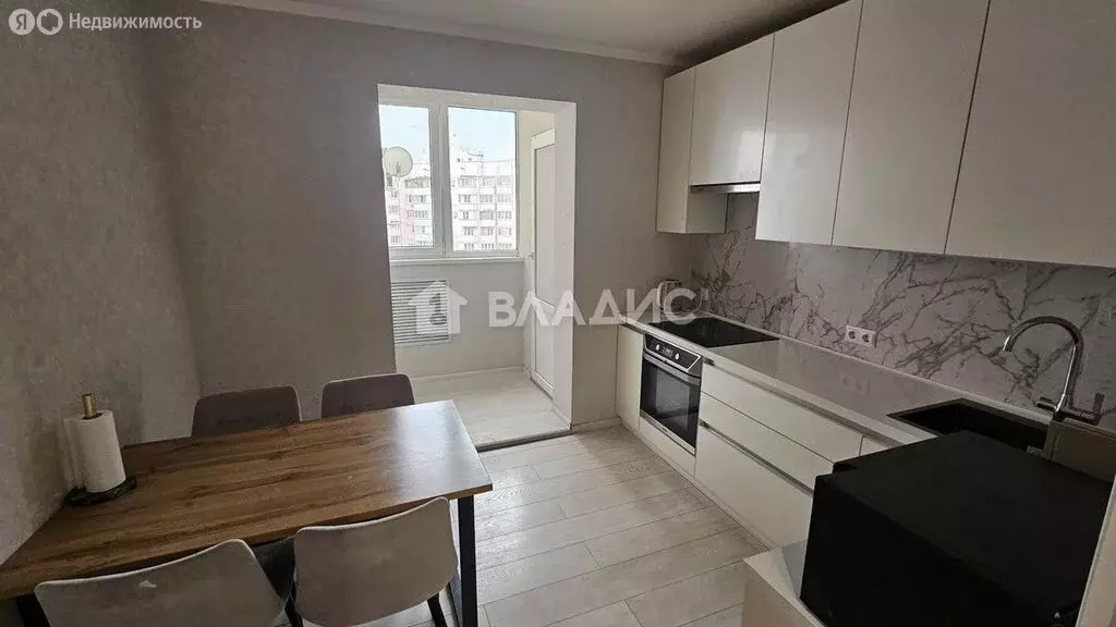 3-комнатная квартира: Белгород, бульвар Юности, 37 (65 м) - Фото 1