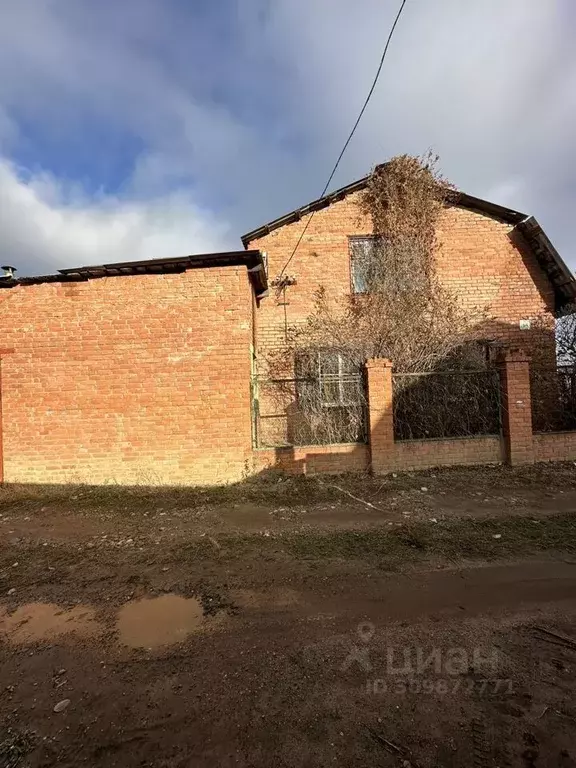 Дом в Саратовская область, Энгельсский район, Красноярское ... - Фото 1