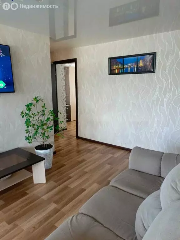 3-комнатная квартира: Екатеринбург, улица Академика Губкина, 81 (56.1 ... - Фото 2