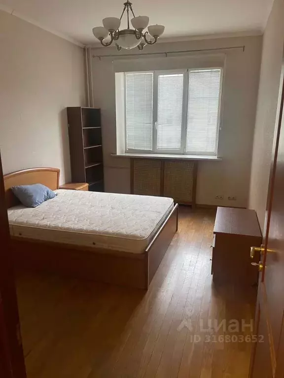 Комната Москва ул. Земляной Вал, 14/16 (17.0 м) - Фото 1