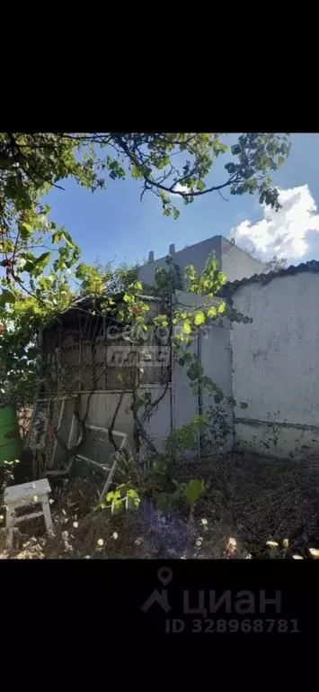 Дом в Крым, Симферопольский район, Добровское с/пос, с. Лозовое ул. ... - Фото 1