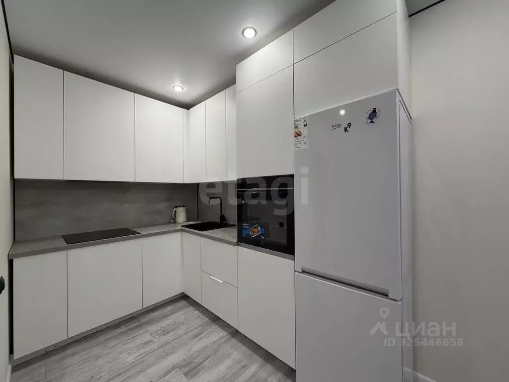 2-к кв. Тюменская область, Тюмень ул. Братьев Бондаревых, 1 (67.0 м) - Фото 2