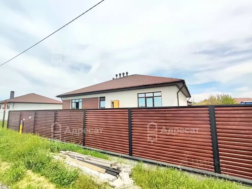 Дом в Волгоградская область, Среднеахтубинский район, Фрунзенское ... - Фото 1