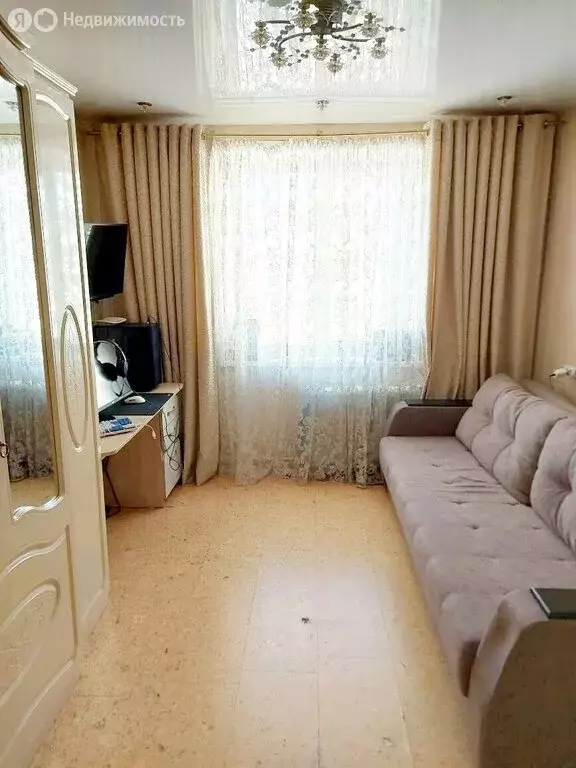 3-комнатная квартира: Комсомольск-на-Амуре, улица Гамарника, 41 (63.9 ... - Фото 2