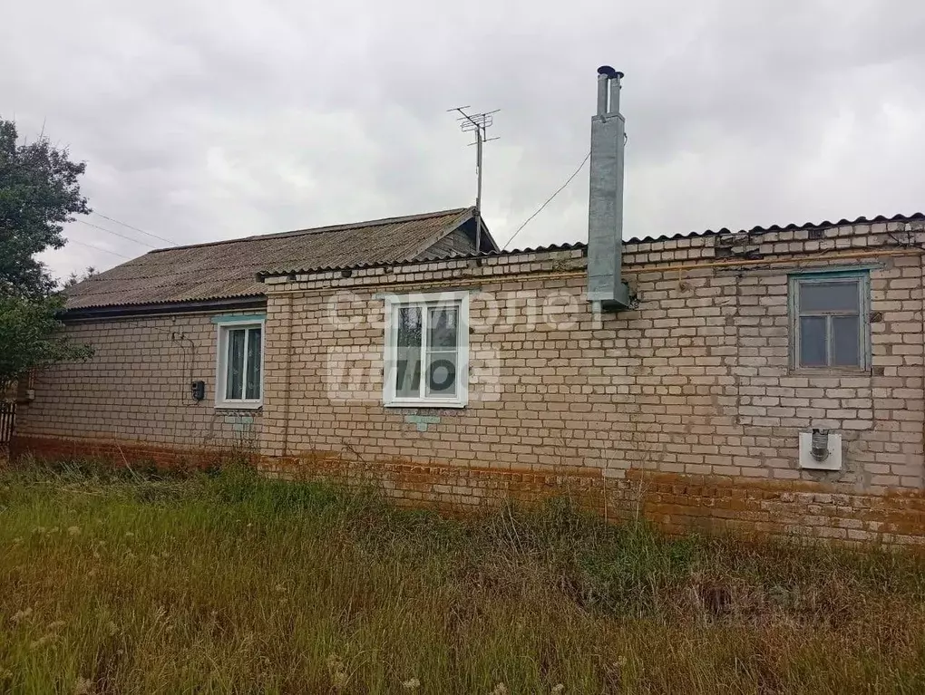 Дом в Калмыкия, Сарпинский район, Уманцевское с/мо, с. Уманцево ул. ... - Фото 2