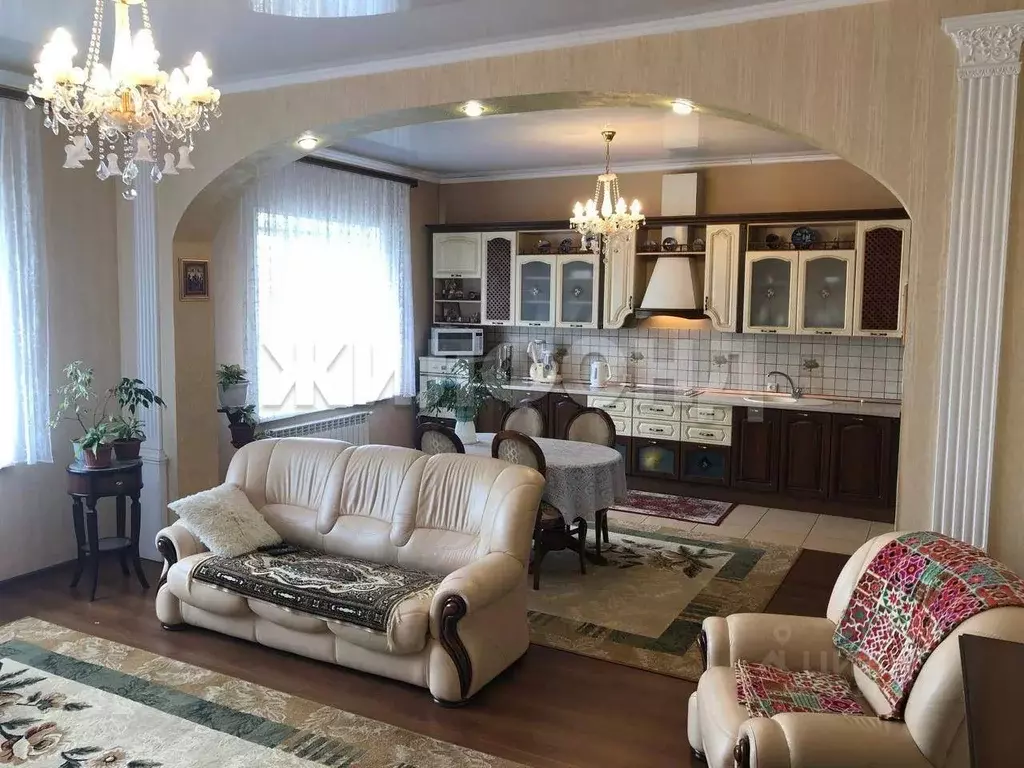 Дом в Хакасия, Абакан Вольная ул. (376 м) - Фото 1