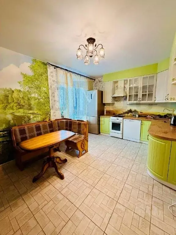 2-к кв. Свердловская область, Екатеринбург ул. Тюльпановая, 7 (69.9 м) - Фото 1