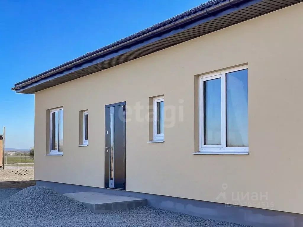 Дом в Псковская область, Псковский район, Логозовская волость, д. ... - Фото 1