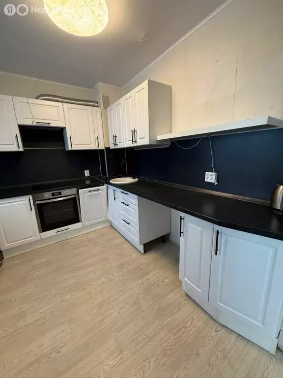 3-комнатная квартира: Уфа, улица Миловская, 16 (61.3 м) - Фото 1