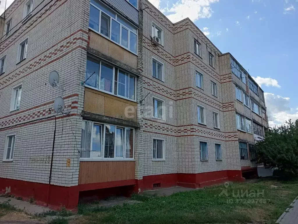 3-к кв. Белгородская область, Валуйки ул. Фурманова, 28 (66.7 м) - Фото 1