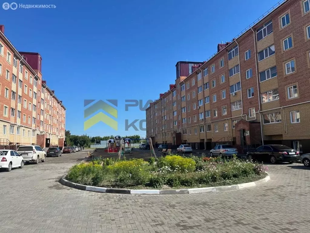 2-комнатная квартира: Омский район, село Троицкое (50 м) - Фото 1