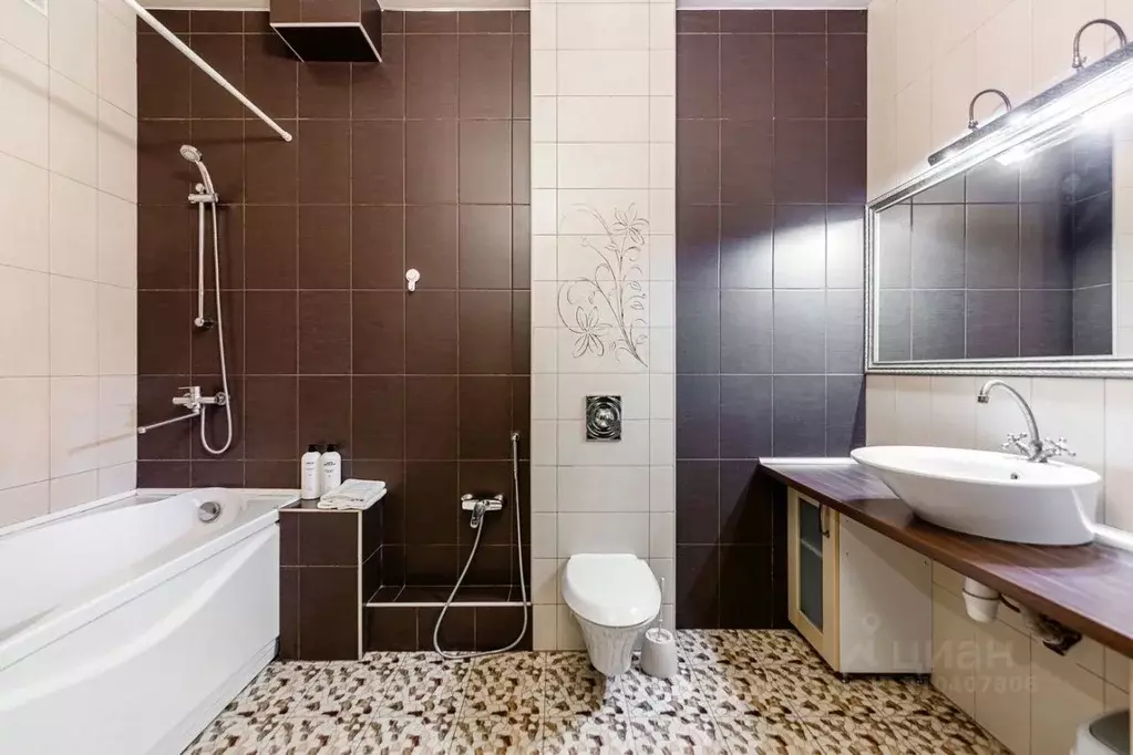 3-к кв. Татарстан, Казань Театральная ул., 31к1 (75.0 м) - Фото 1