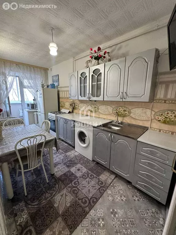 1-комнатная квартира: Комсомольск-на-Амуре, улица Орджоникидзе, 21 ... - Фото 0