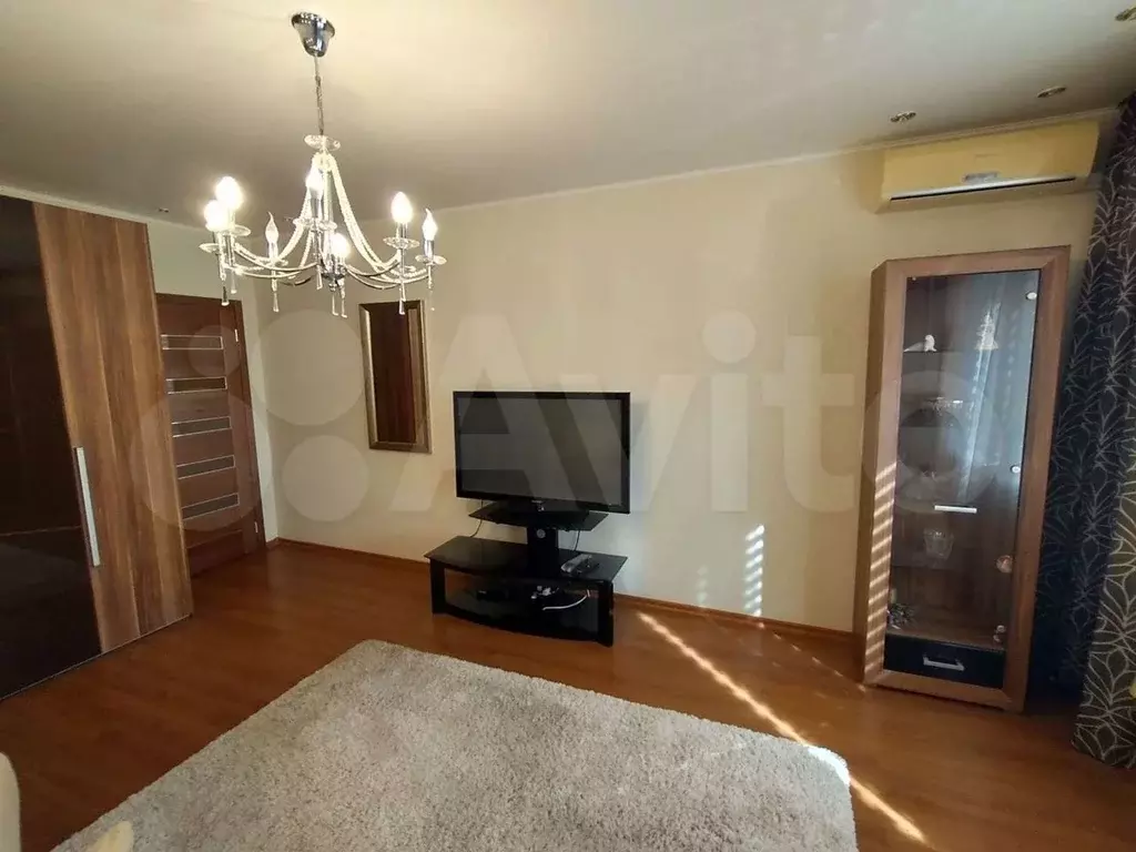 1-к. квартира, 50 м, 2/7 эт. - Фото 1