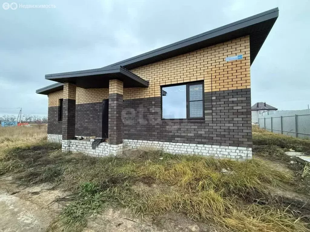 Дом в Новая Усмань, Успенская улица, 1В (100 м) - Фото 0