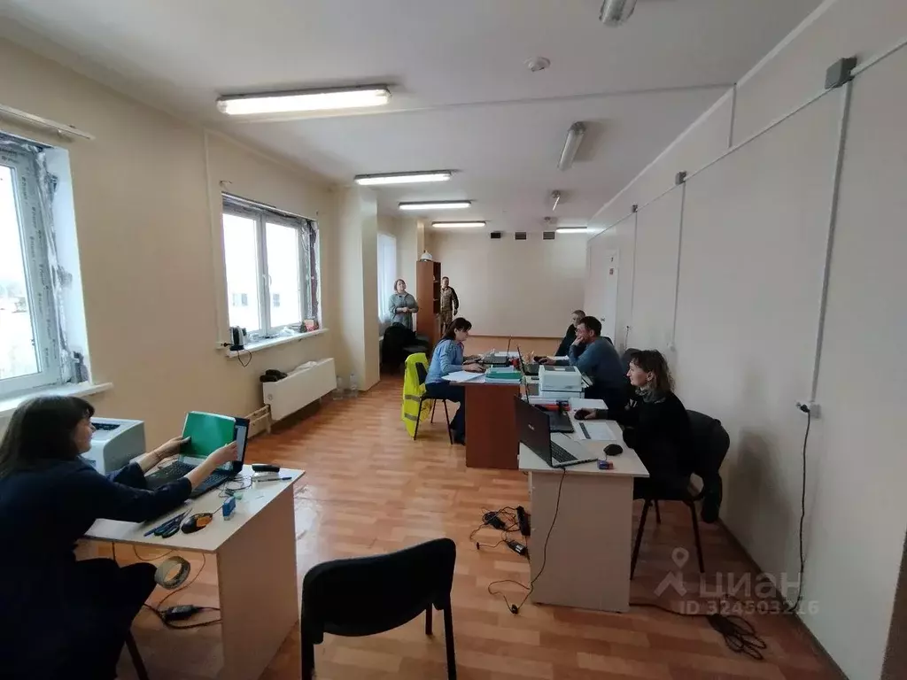 Помещение свободного назначения в Удмуртия, Камбарка ул. Пикалова, 14 ... - Фото 2