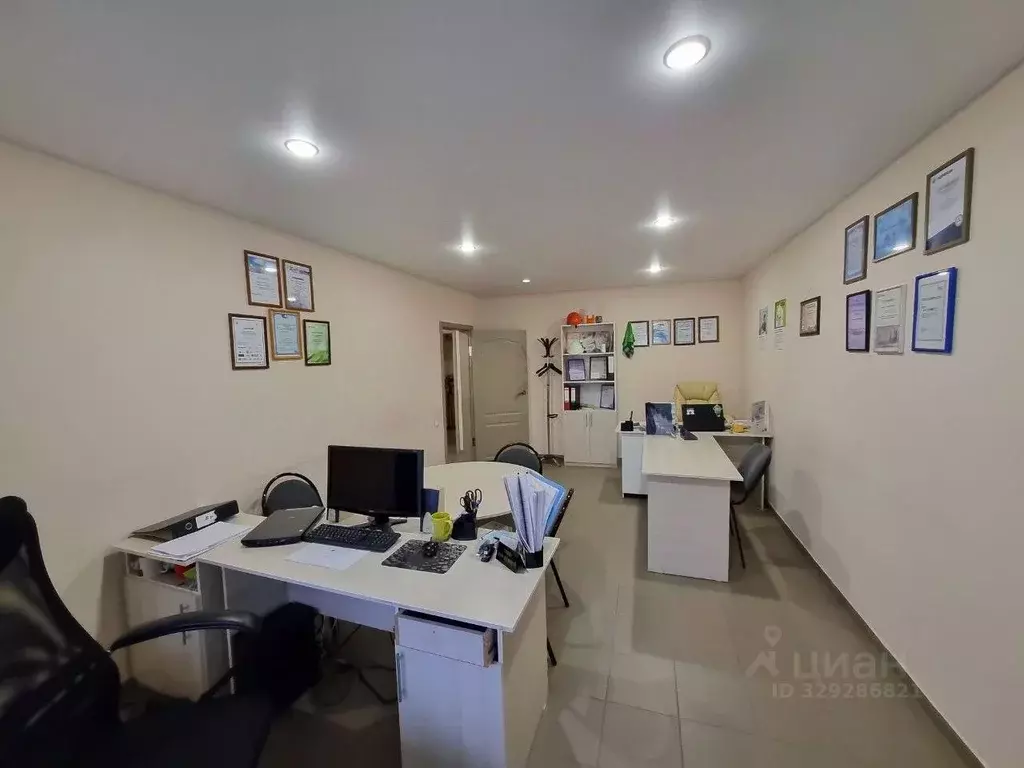 Офис в Саратовская область, Саратов ул. Имени Ю.А. Мысникова, 8 (25 м) - Фото 1