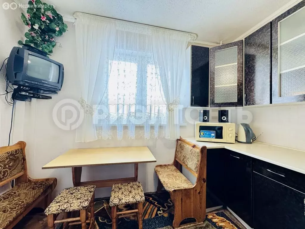 2-комнатная квартира: Мурманск, улица Капитана Маклакова, 17 (56 м) - Фото 0