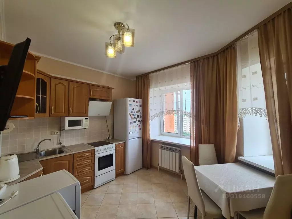 1-к кв. Оренбургская область, Оренбург Салмышская ул., 36 (40.0 м) - Фото 0
