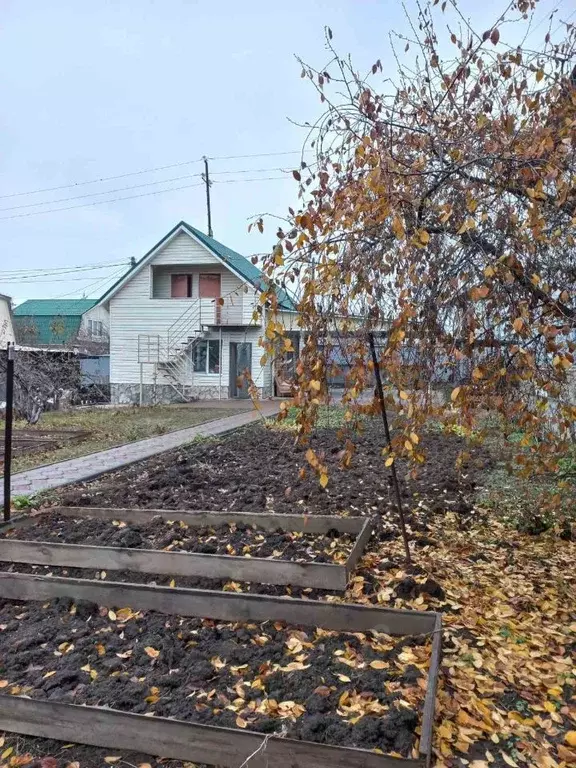 Дом в Саратовская область, Энгельсский район, Красноярское ... - Фото 0