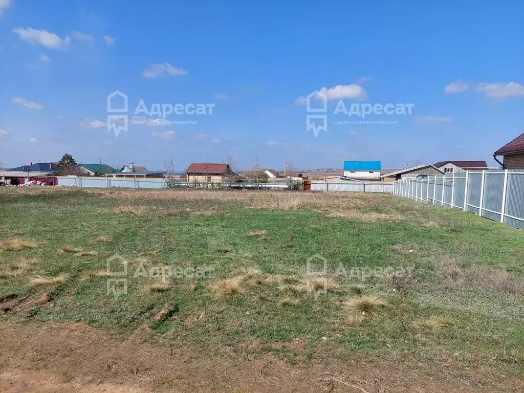 Участок в Волгоградская область, Волгоград Поселок Водный тер., ул. ... - Фото 1