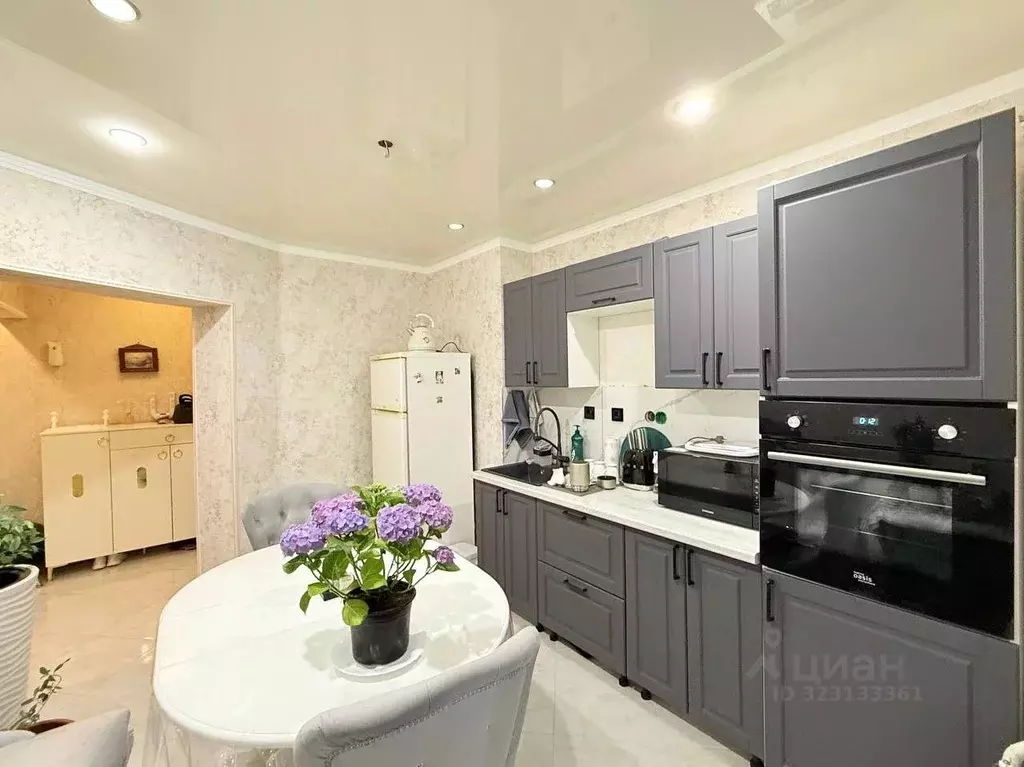 3-к кв. Кабардино-Балкария, Нальчик ул. Калинина (72.0 м) - Фото 1