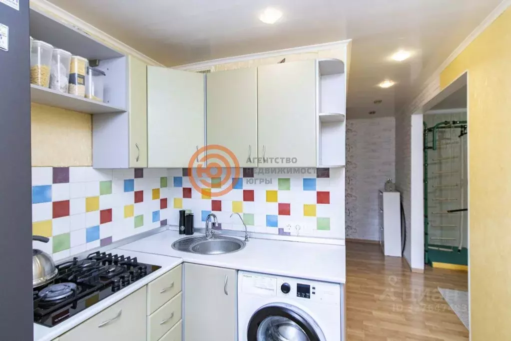 3-к кв. Тюменская область, Тюмень ул. Парфенова, 36 (58.8 м) - Фото 2