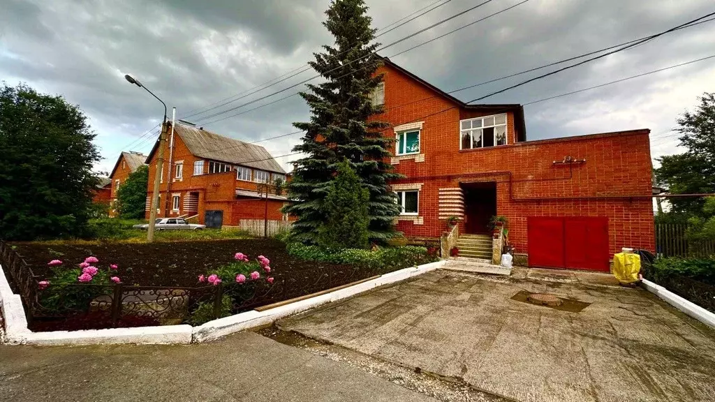Дом в Свердловская область, Реж ул. Ленина, 7 (172 м) - Фото 1