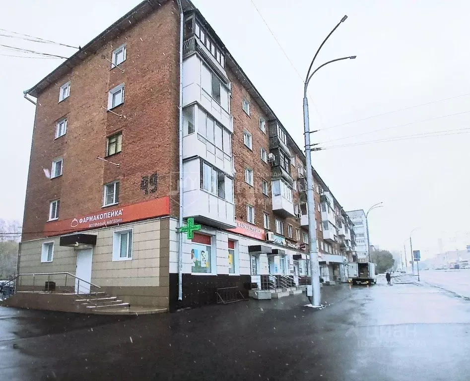 2-к кв. Кемеровская область, Кемерово просп. Шахтеров, 49 (42.8 м) - Фото 0