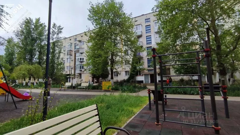 3-к кв. Крым, Ленино пгт ул. Шоссейная, 13 (62.1 м) - Фото 0