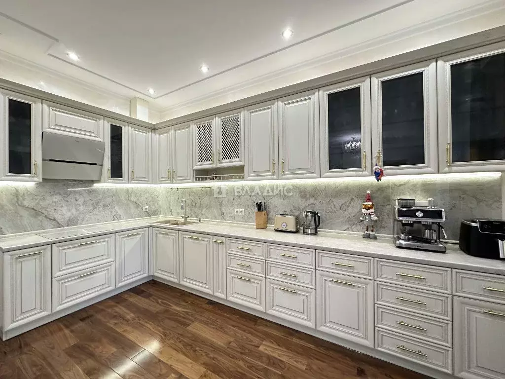 Продается 3-комнатная квартира - Фото 1