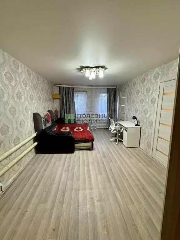 4-к. квартира, 43 м, 1/1 эт. - Фото 0