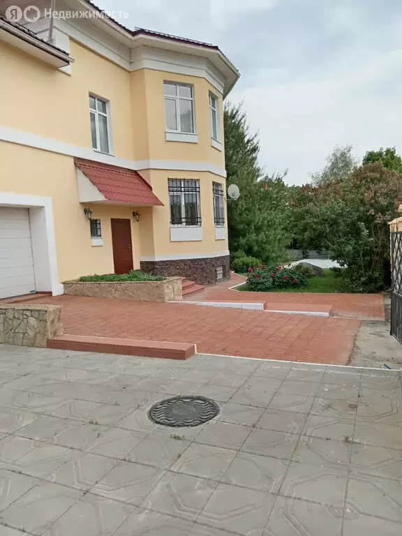 Дом в посёлок Новогусельский, Александровская улица (370 м) - Фото 0