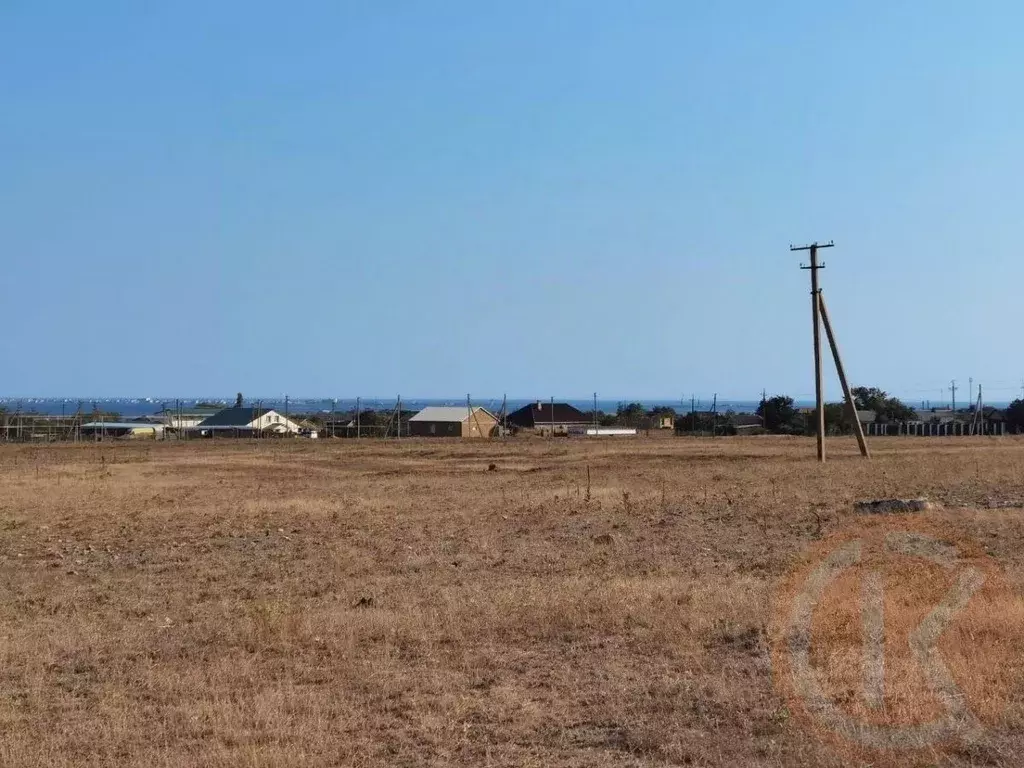 Участок в Крым, Черноморский район, Медведевское с/пос, с. Медведево ... - Фото 1