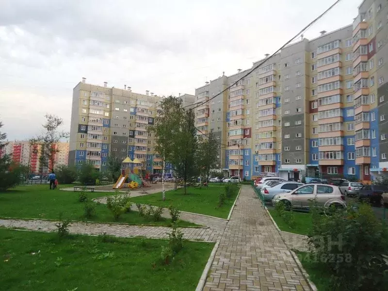 2-к кв. Красноярский край, Красноярск ул. Чернышевского, 106 (51.0 м) - Фото 0