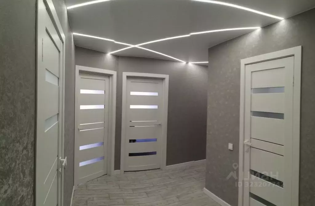 3-к кв. Омская область, Омск ул. Успенского, 31Б (82.0 м) - Фото 1