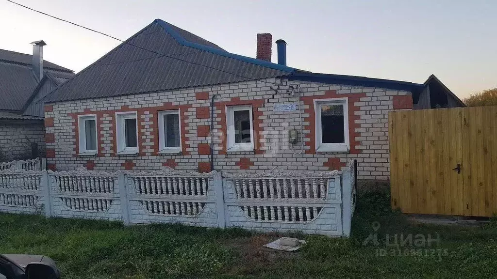 Дом в Курская область, Курский район, Полевской сельсовет, с. Колодное ... - Фото 0