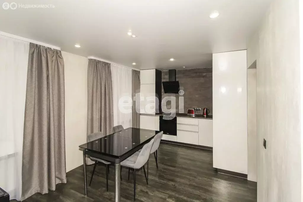 2-комнатная квартира: Тюмень, Амурская улица, 39 (57.9 м) - Фото 1