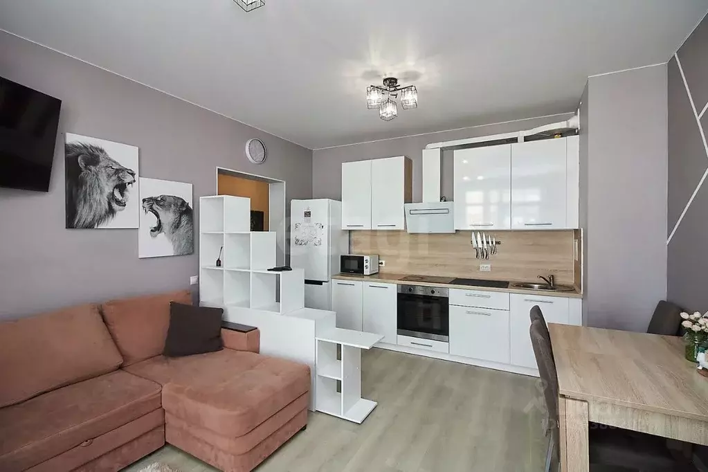 2-к кв. Тюменская область, Тюмень ул. Владимира Бахарева, 1 (60.5 м) - Фото 2